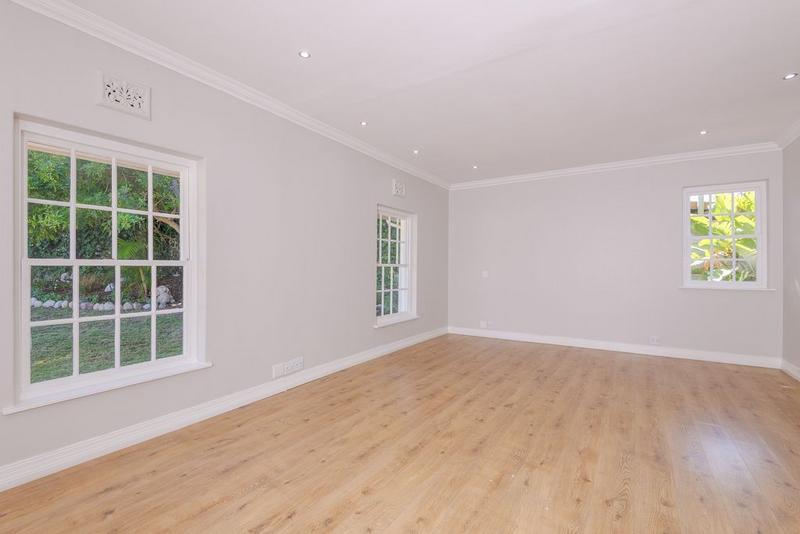 To Let 5 Bedroom Property for Rent in Constantia Western Cape